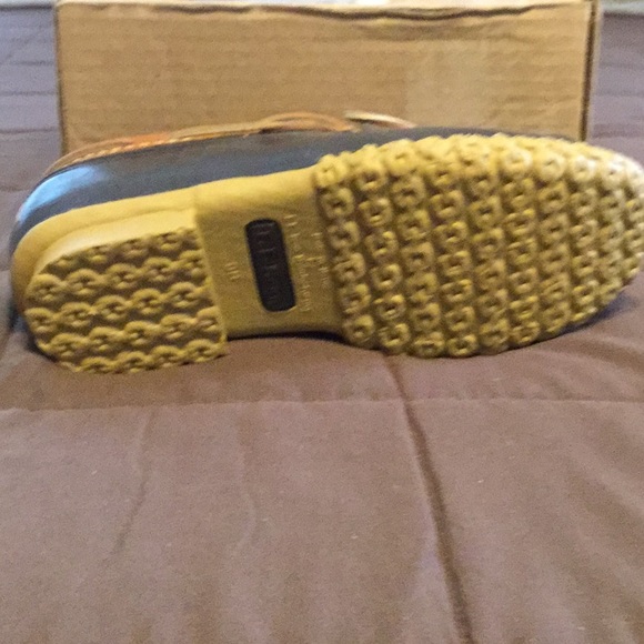 Women’s L.L. Bean Brown Rain/Snow Boots - Picture 4 of 5